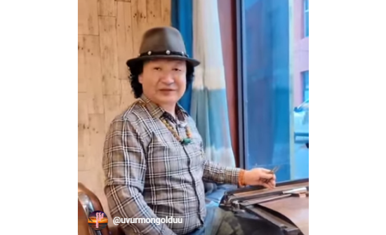 Өвөр Монгол: “Монголын нууц товчоо”-г зэс хавтан дээр сийлж байна