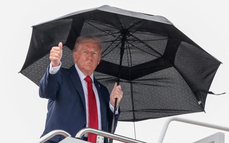Дональд Трамп Ойрх Дорнодод айлчилж, энхийг тогтоох ёслолд оролцоно
