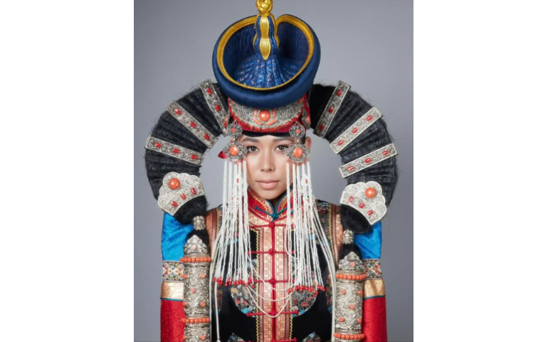 Казахстаны шоунд өрсөлдөж буй дуучин Мишээл монголчуудыг юунд уриалав?
