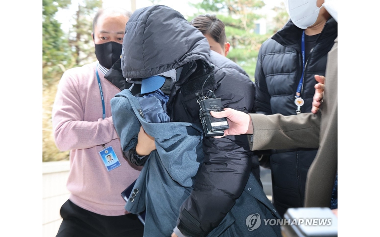 Жүжигчин И Сон Гюнийг сүрдүүлж мөнгө авсан бүсгүйг баривчлав