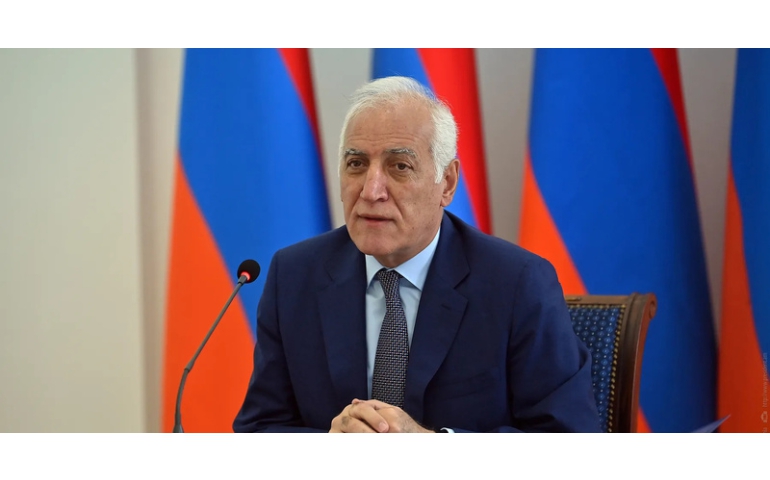 В.Хачатурян: Армени улс Оросын дүү байхаа больсон